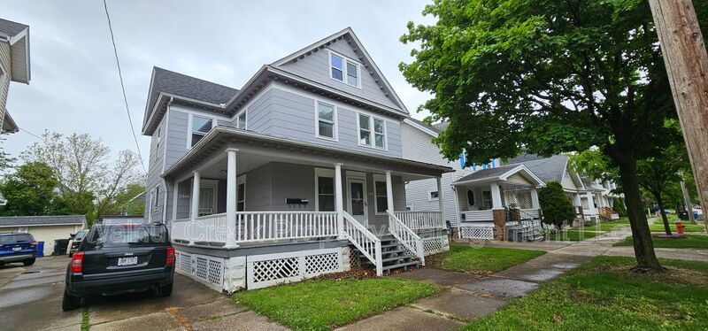 3 Bed- 2 Full Bath - Duplex property image