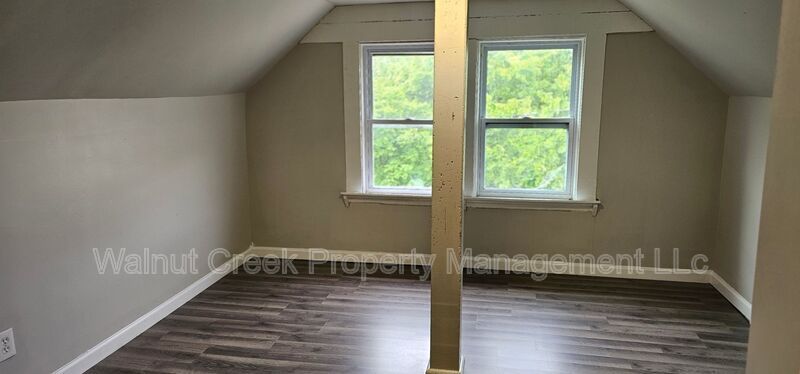 3 Bed- 2 Full Bath - Duplex property image