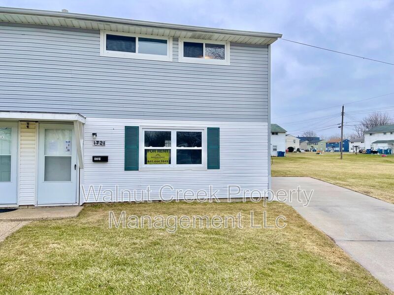 Side-by-Side Duplex--3 Bed- 1 Bath - Lorain property image