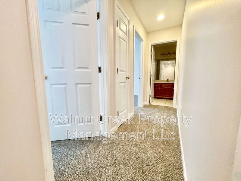 Beautiful Condo on the Water - 3 Bed - 3.5 Bath property image