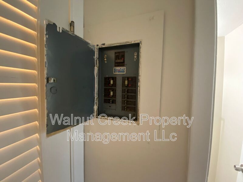 2 Bed- 1.5 Bath in Lorain property image