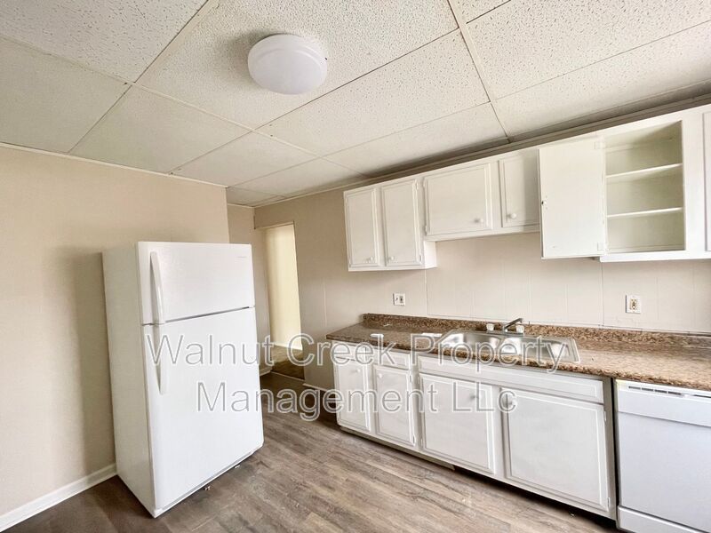 Large 2 Bedroom near the Lake! property image