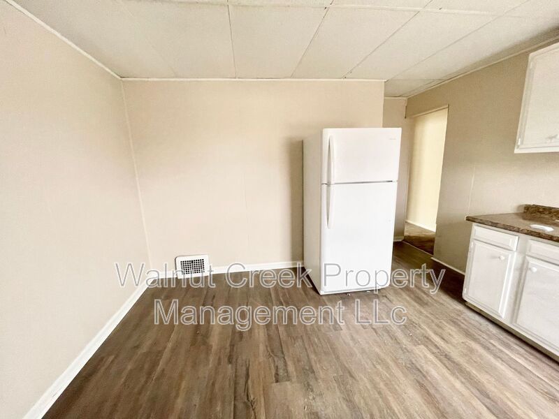 Large 2 Bedroom near the Lake! property image