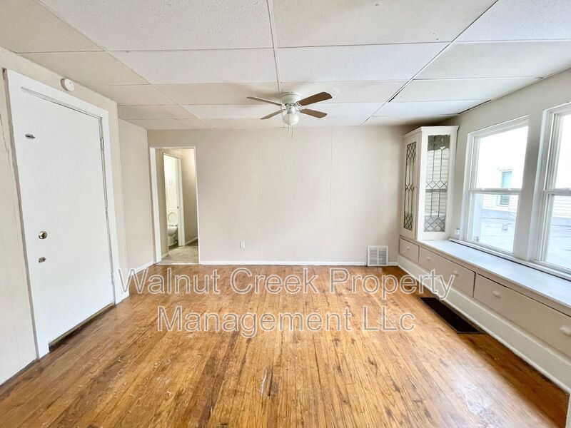 Large 2 Bedroom near the Lake! property image