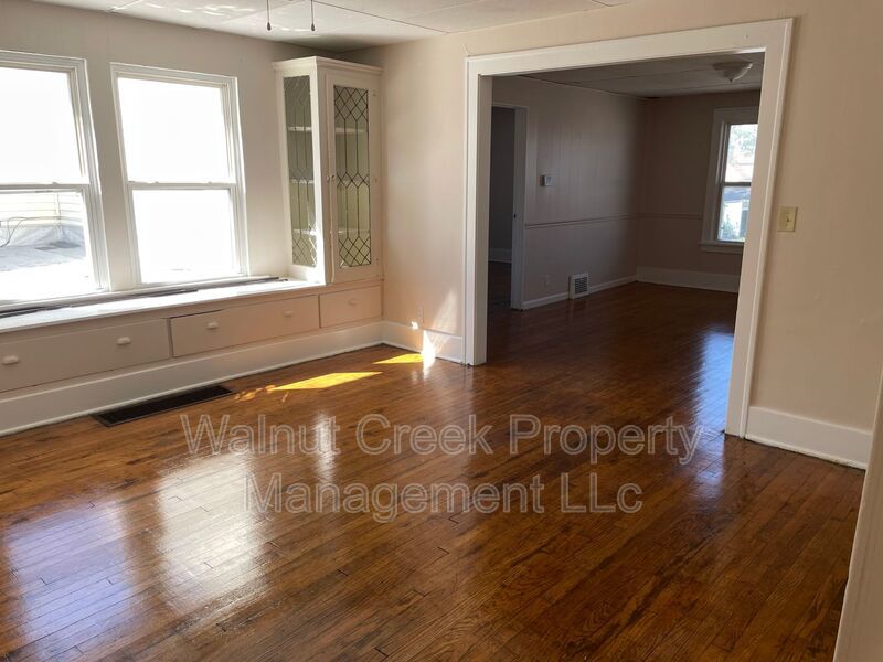 Large 2 Bedroom near the Lake! property image