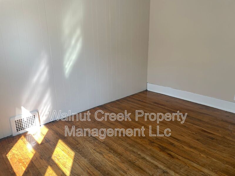 Large 2 Bedroom near the Lake! property image