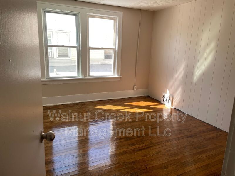 Large 2 Bedroom near the Lake! property image