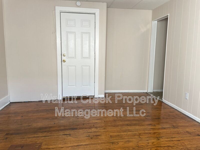 Large 2 Bedroom near the Lake! property image