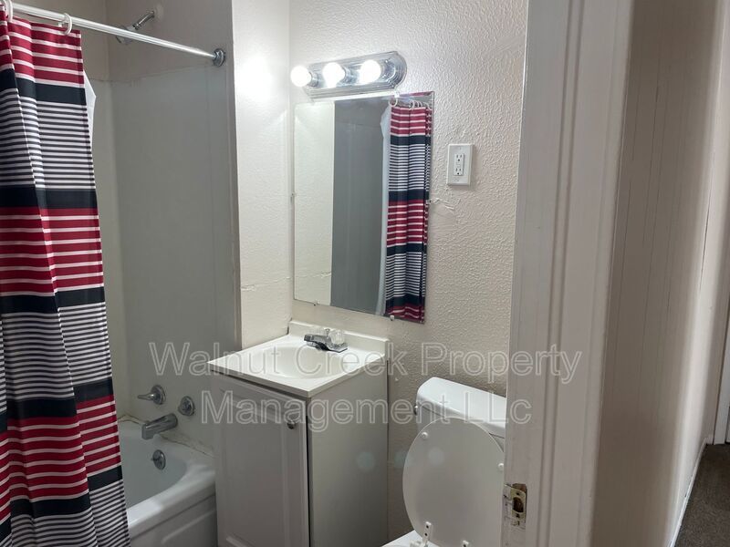 Large 2 Bedroom near the Lake! property image