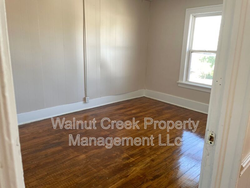 Large 2 Bedroom near the Lake! property image