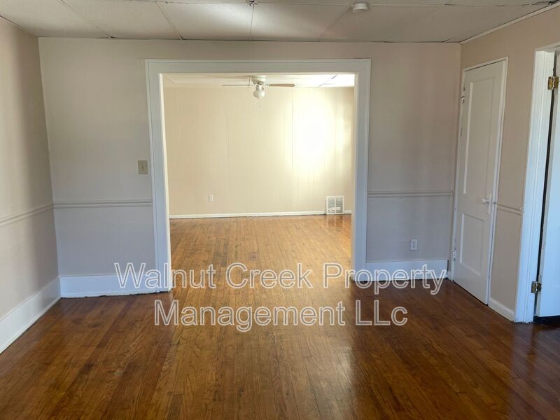 Large 2 Bedroom near the Lake! property image