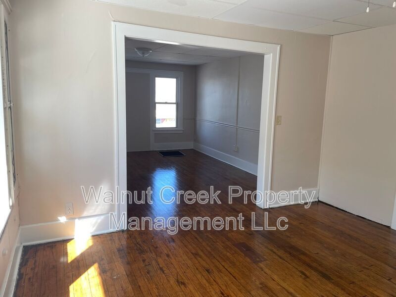 Large 2 Bedroom near the Lake! property image