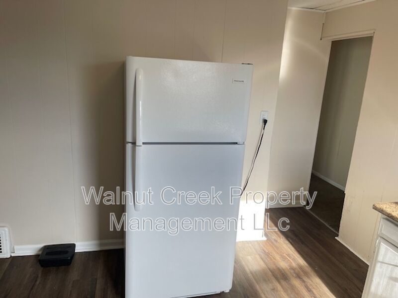 Large 2 Bedroom near the Lake! property image