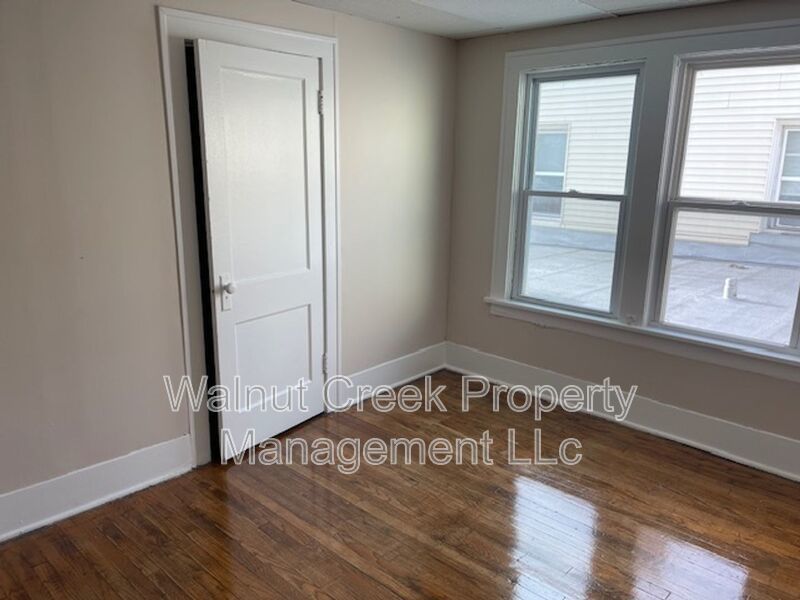 Large 2 Bedroom near the Lake! property image