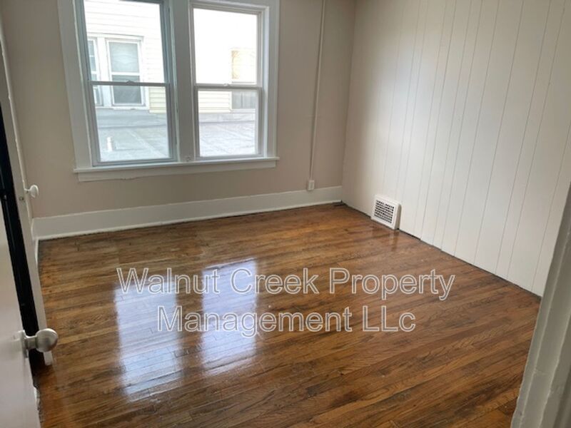 Large 2 Bedroom near the Lake! property image