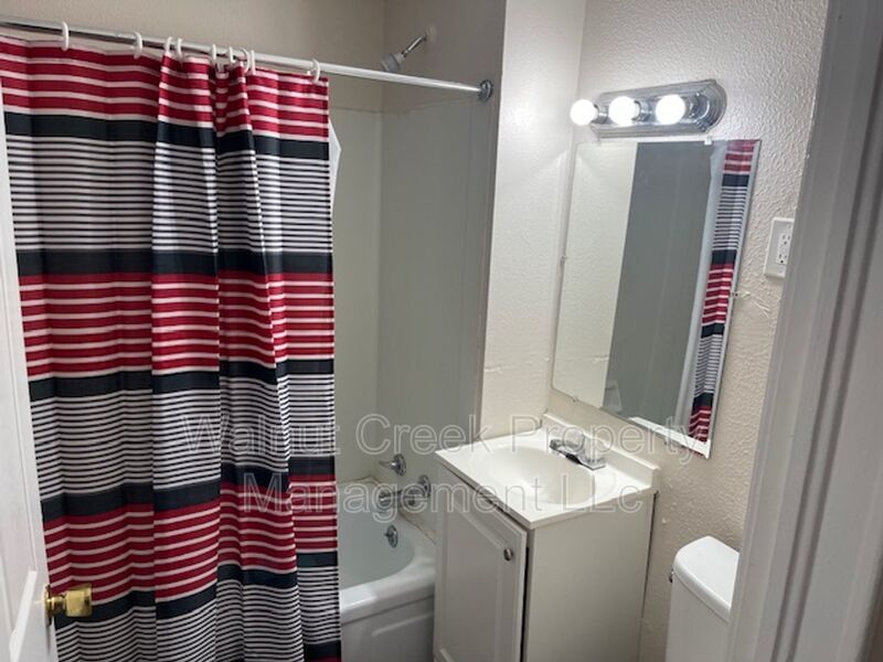 Large 2 Bedroom near the Lake! property image