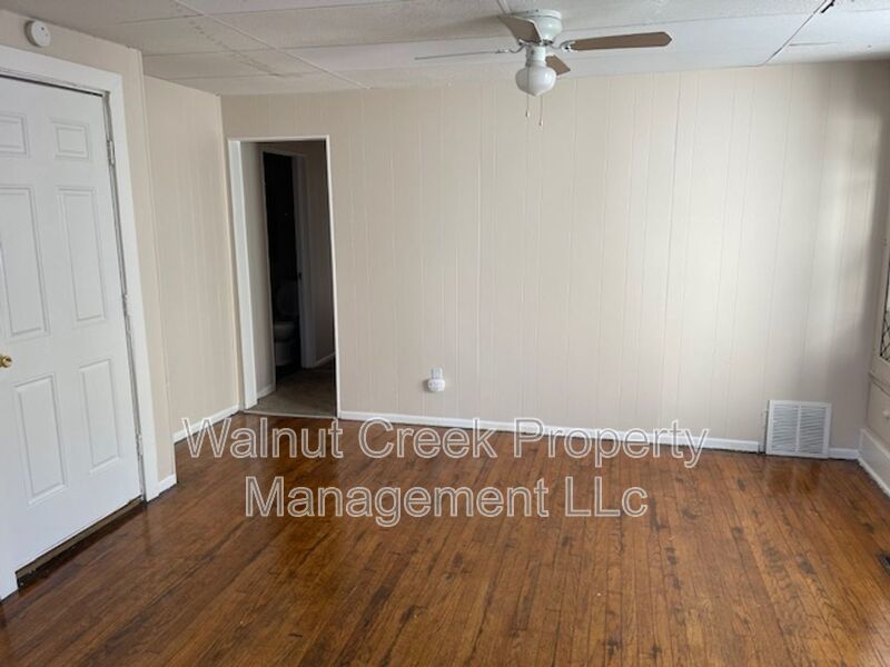 Large 2 Bedroom near the Lake! property image