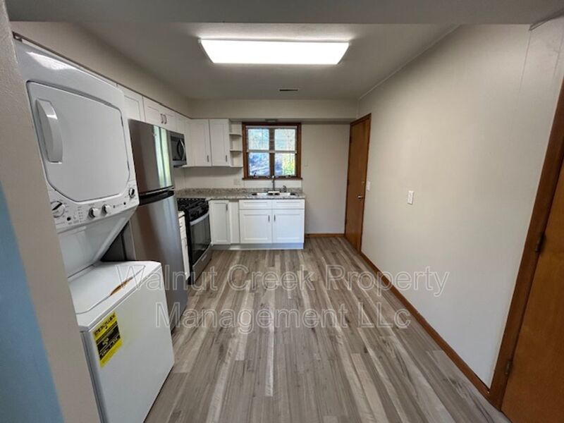 2 BR Apt, Central Air, Midview schools! property image