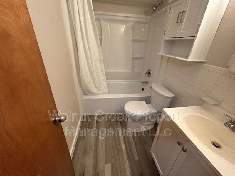 2 BR Apt, Central Air, Midview schools! property image