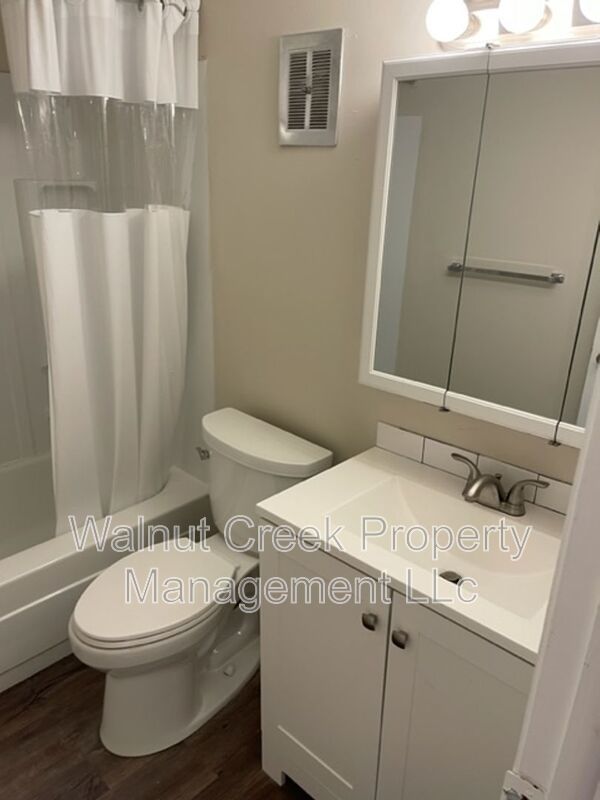 2 Bed - 1.5 Bath - Townhome - All electric property image