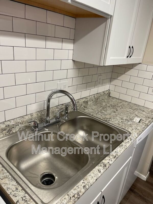 2 Bed - 1.5 Bath - Townhome - All electric property image