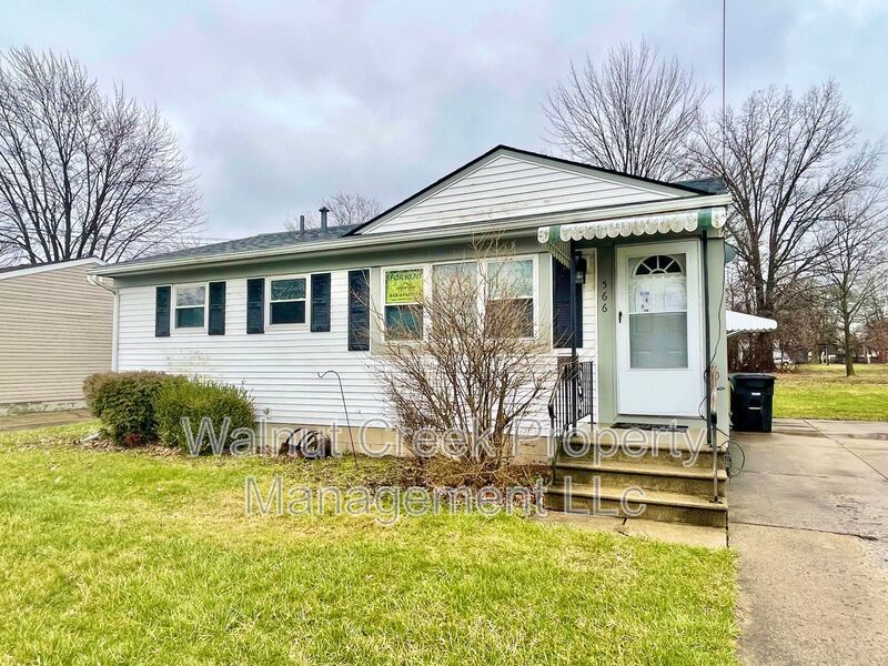 3 Bed -1 Bath Single Family in Elyria property image