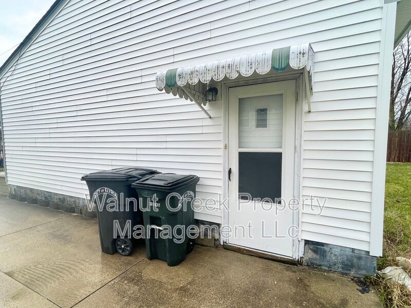 3 Bed -1 Bath Single Family in Elyria property image