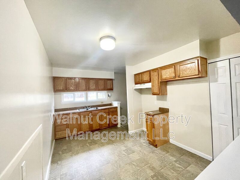 3 Bed -1 Bath Single Family in Elyria property image