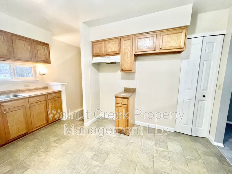 3 Bed -1 Bath Single Family in Elyria property image
