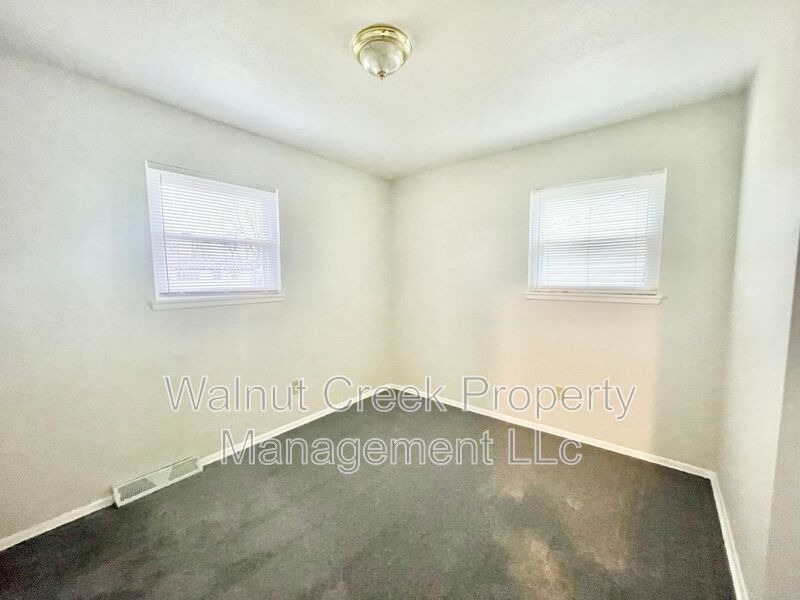 3 Bed -1 Bath Single Family in Elyria property image