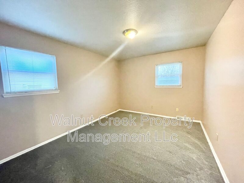 3 Bed -1 Bath Single Family in Elyria property image