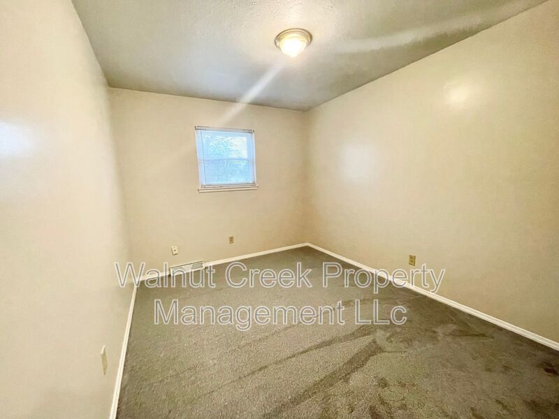 3 Bed -1 Bath Single Family in Elyria property image