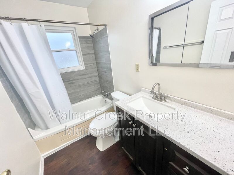 3 Bed -1 Bath Single Family in Elyria property image