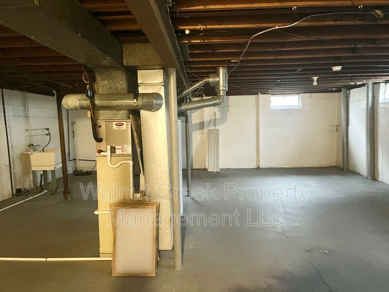 3 Bed -1 Bath Single Family in Elyria property image