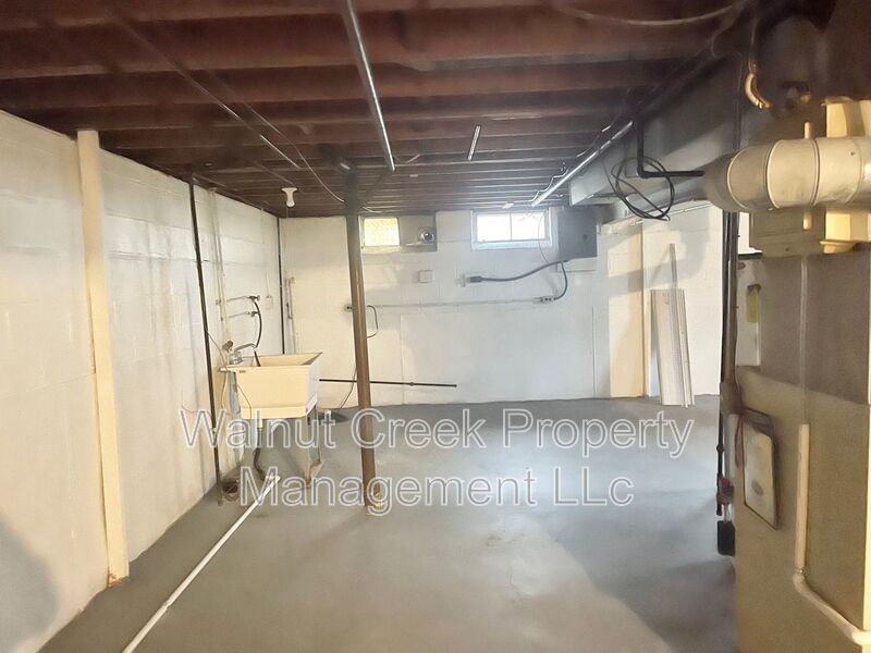 3 Bed -1 Bath Single Family in Elyria property image