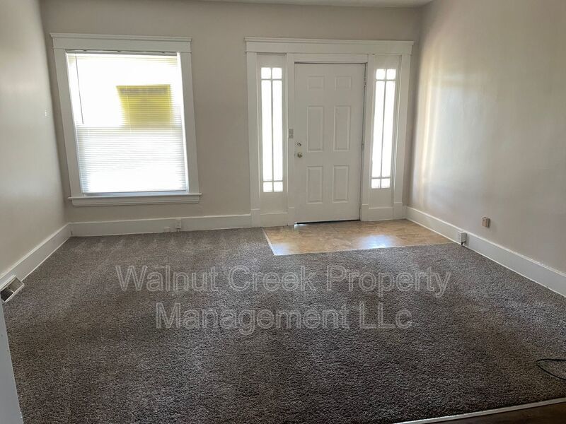 Large 3 bedroom townhouse across from Oakwood Park! property image