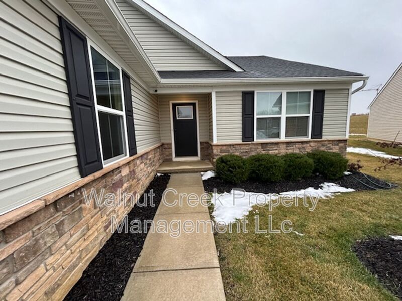 2 Bed- 2 Bath + Dedicated Home Office - Single Family Home in Amherst property image