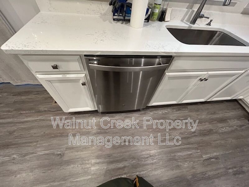 2 Bed- 2 Bath + Dedicated Home Office - Single Family Home in Amherst property image