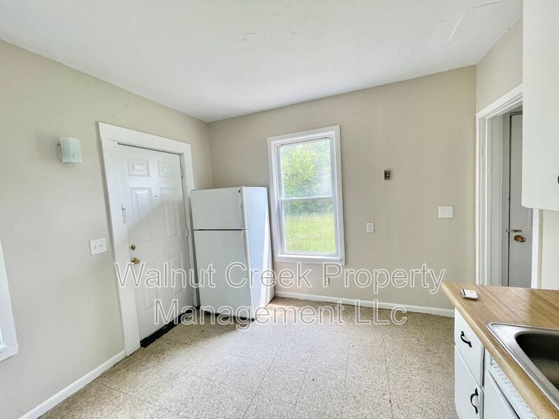 3 Bed- 1 Bath Duplex in Lorain property image