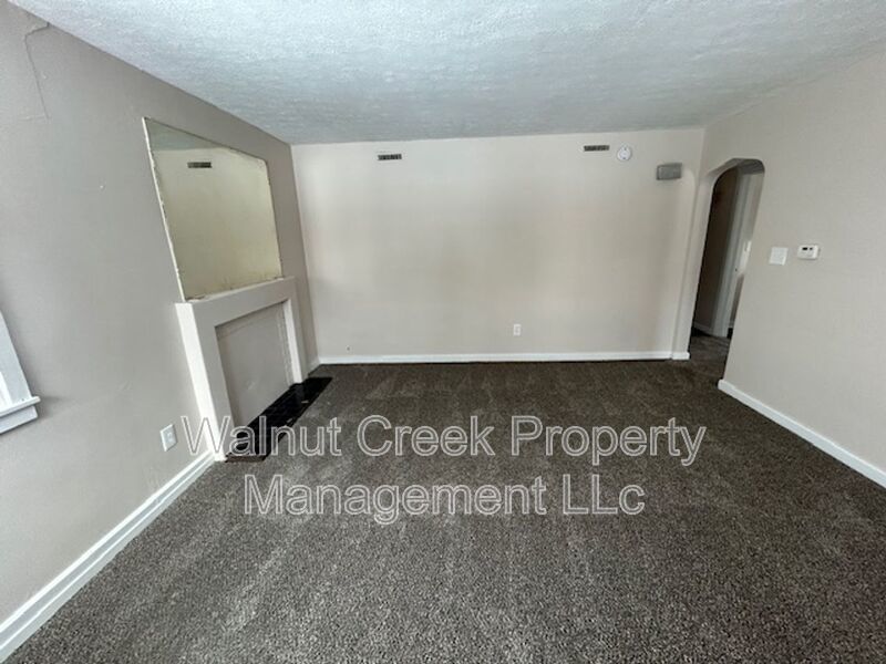 5 Bed - 1.5 Bath Single Family Home in Lorain property image