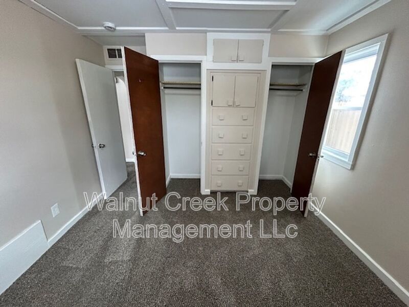 5 Bed - 1.5 Bath Single Family Home in Lorain property image