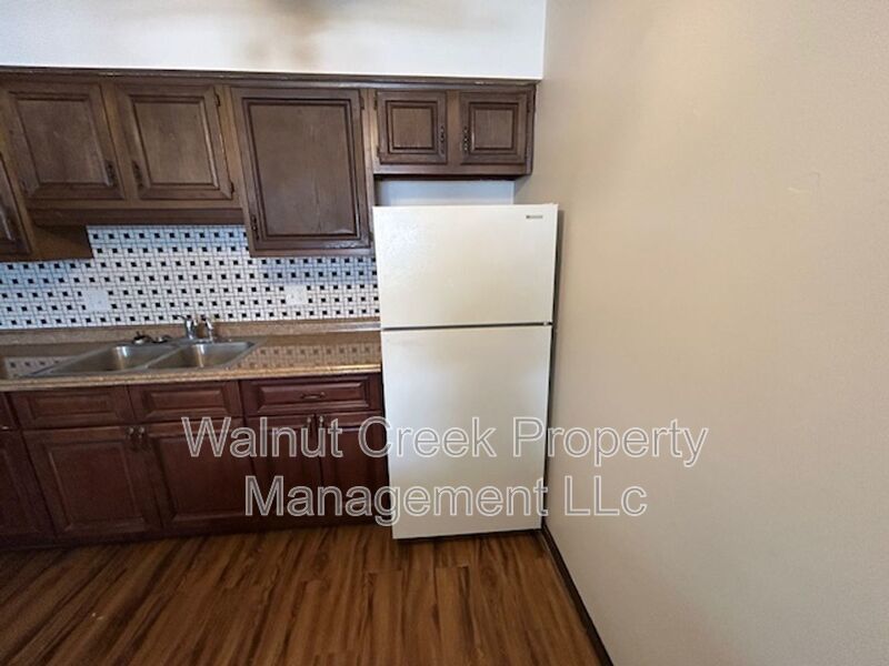 2 Bedroom In Elyria property image