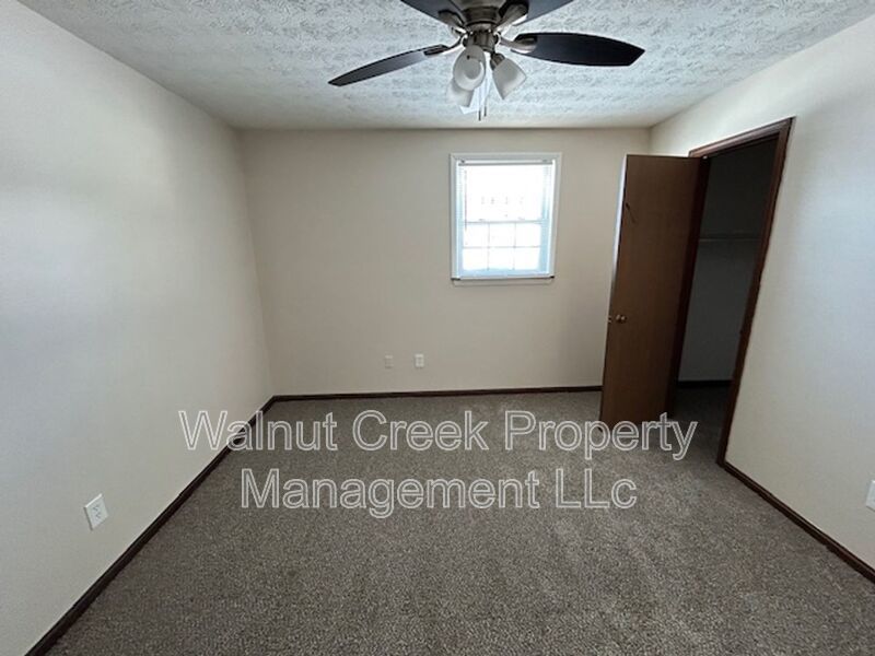 2 Bedroom In Elyria property image