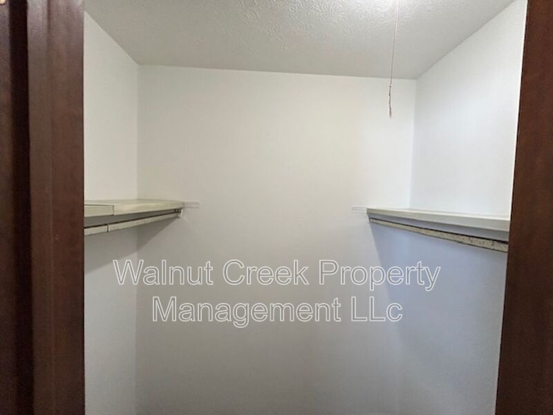 2 Bedroom In Elyria property image