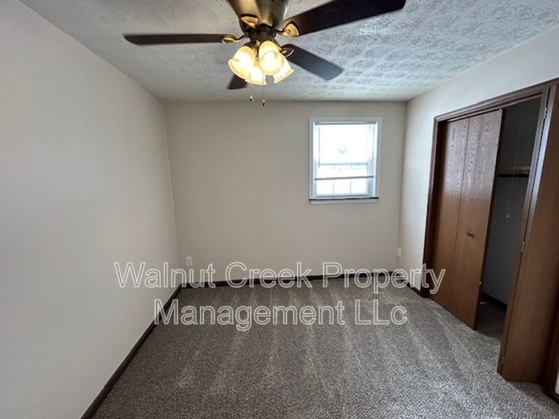 2 Bedroom In Elyria property image