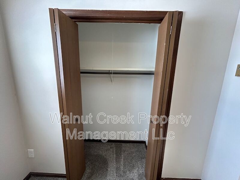 2 Bedroom In Elyria property image