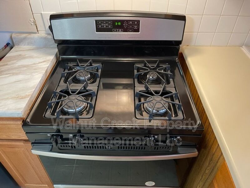 2 BR Apt, Central Air, Midview schools! property image