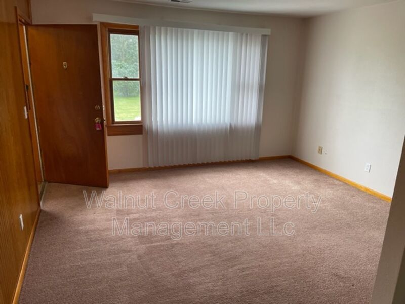 2 BR Apt, Central Air, Midview schools! property image