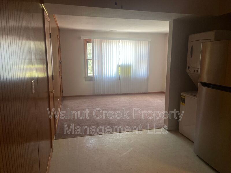 2 BR Apt, Central Air, Midview schools! property image