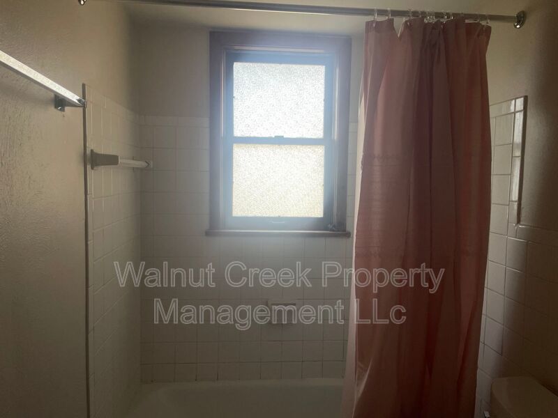 2 BR Apt, Central Air, Midview schools! property image
